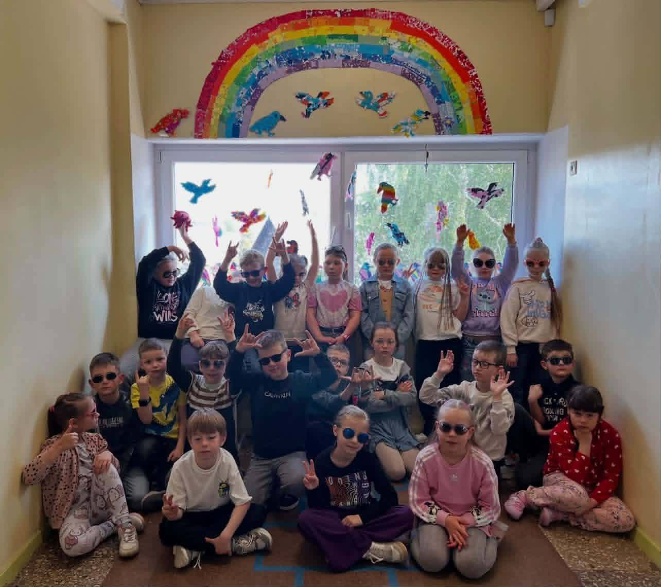 Mes – ne pagal vadovėlį. Mes – (ne)baltos varnos iš Panevėžio Vyturio progimnazijos, 1c klasės!